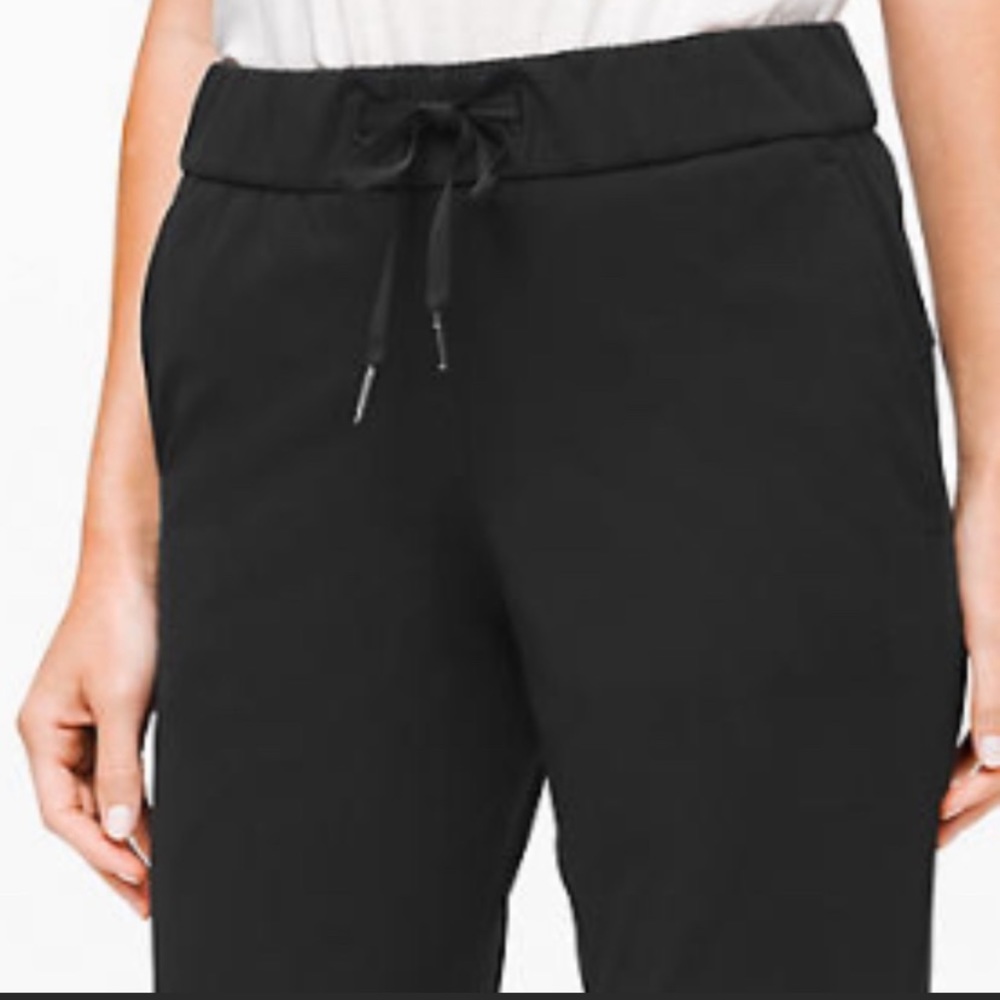 Lululemon on the fly pant.
